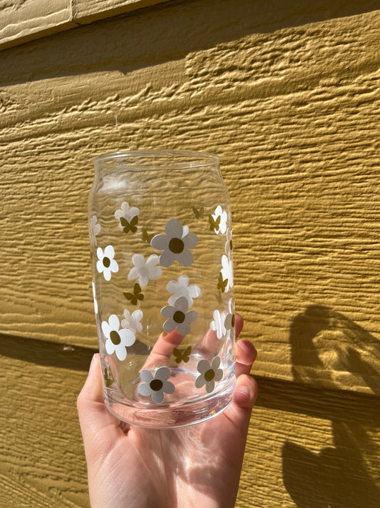 Daisies and butterflies glass can